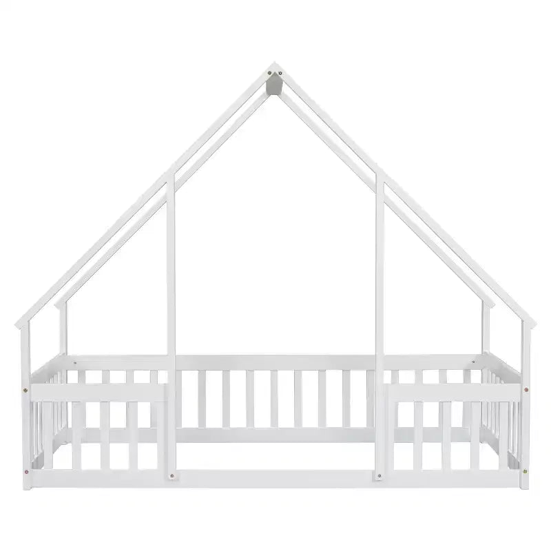 Lit au sol en forme de maison en bois double avec clôture et garde-corps blanc