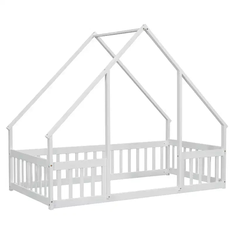 Lit au sol en forme de maison en bois double avec clôture et garde-corps blanc