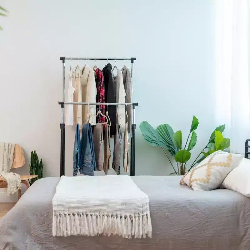 Portant à vêtements réglable en métal, tringle à vêtements avec roulettes