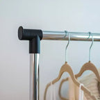 Portant à vêtements réglable en métal, tringle à vêtements avec roulettes